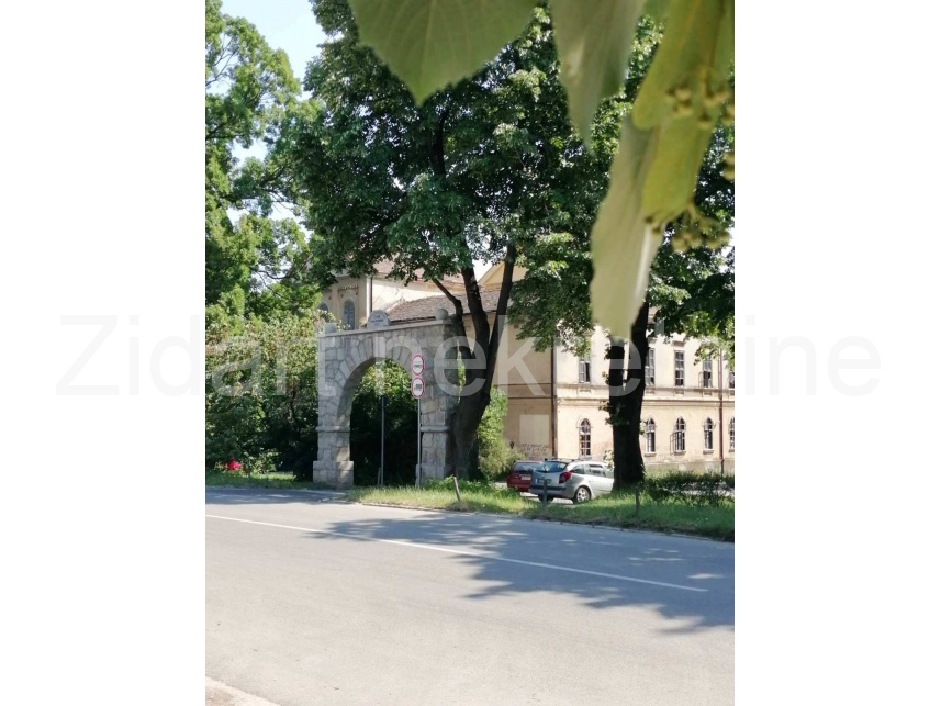 Будинок, 1313 м², 95 000$ — FAKTOR
